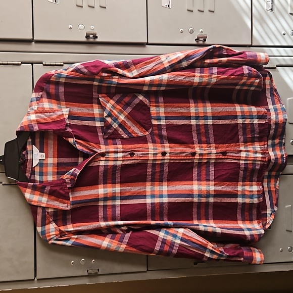 Time and Tru Tops - Ladies button down long sleeve flannel shirt ERROR on tag size see description